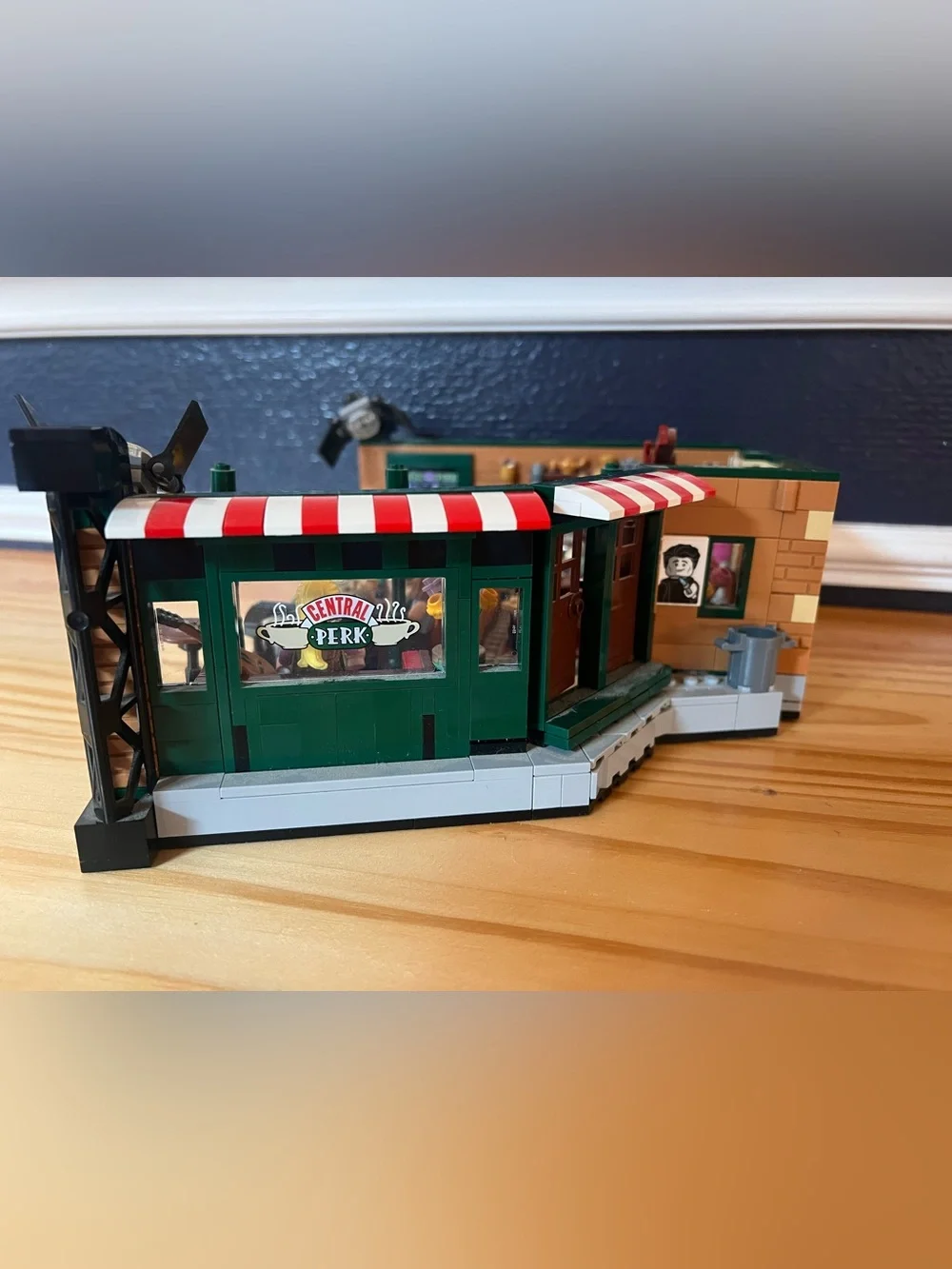 LEGO Ideas Friends Central Perk 21319 TV Series Building Set Retired